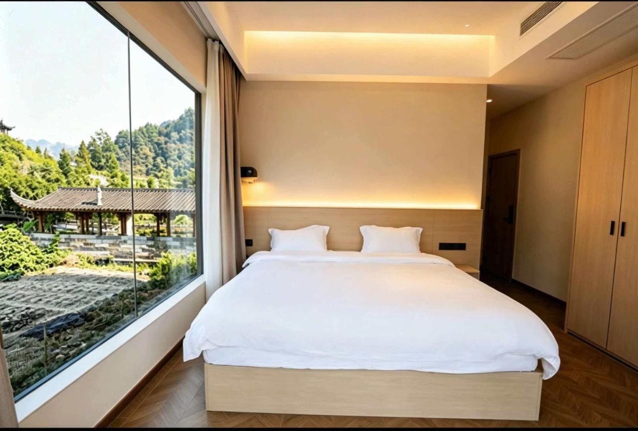 Habitación con cama grande 