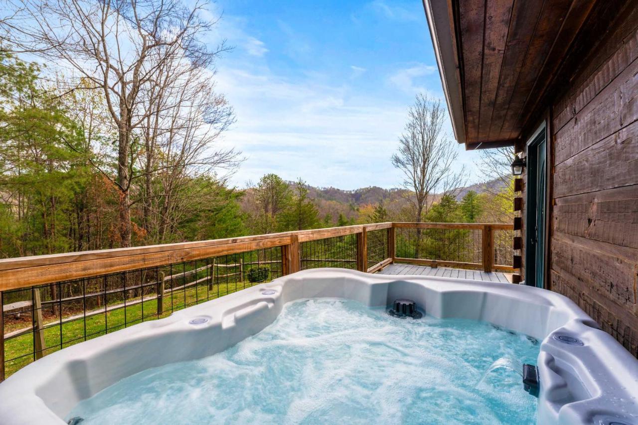 Smokies Getaway for 6 wPrivate Hot Tub & Mtn View - Ferienwohnung Sevierville