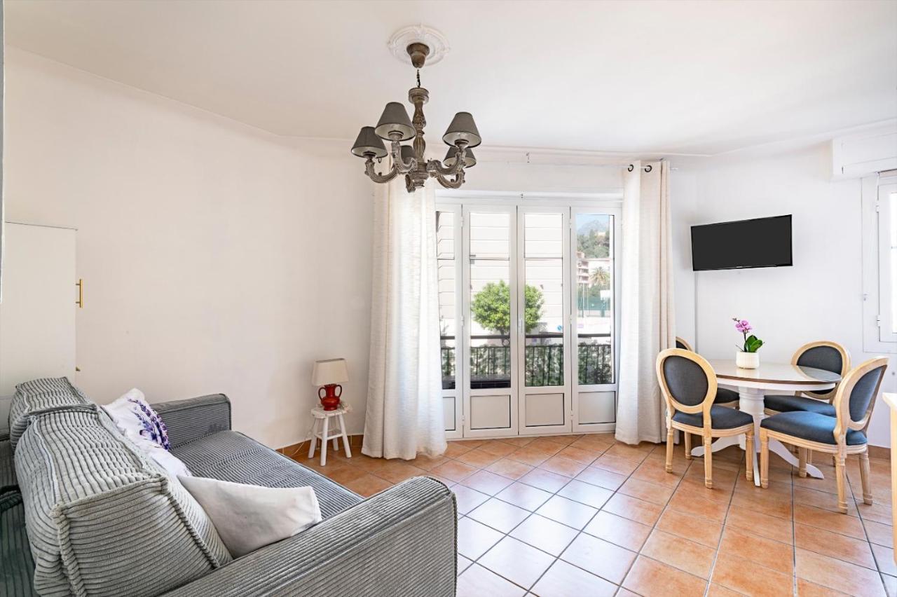 CoralBay charmante oasis à 100m de la plage avec parking gratuit et clima - Chambres d'hôtes Menton