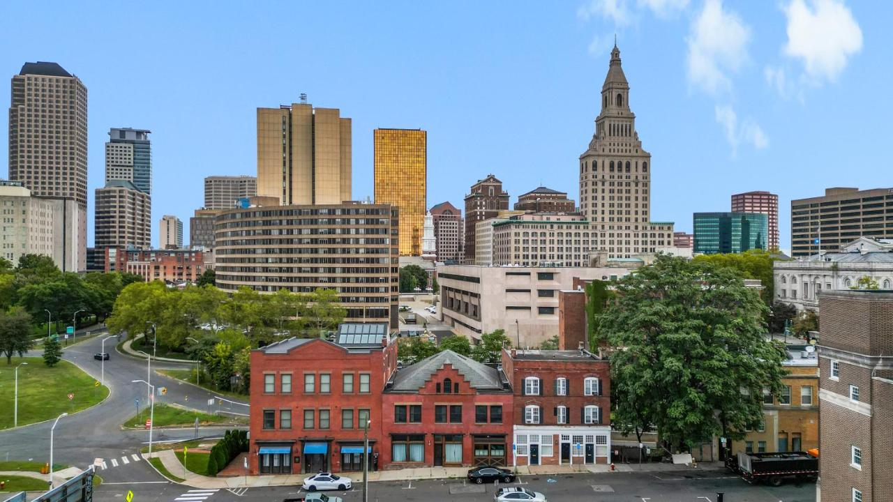 Gorgeous downtown apartment with loft - Chambres d'hôtes Hartford
