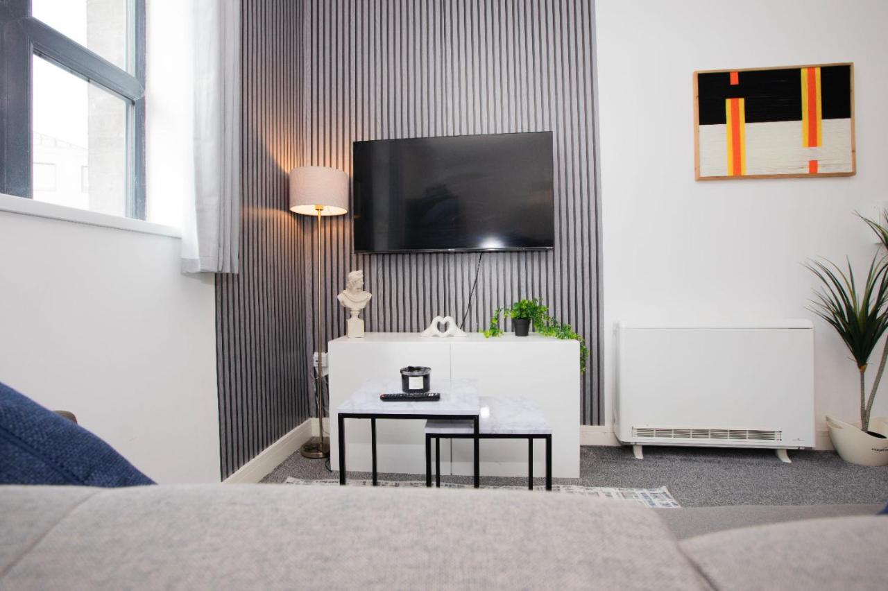 Modern 1BR Apartment - Free Parking - City Access - B&B Manchester