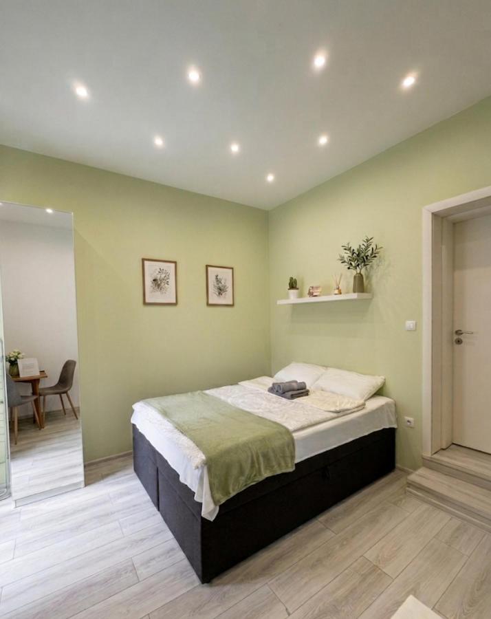 Pomegranate Apt - Bed and Breakfast Plovdiv