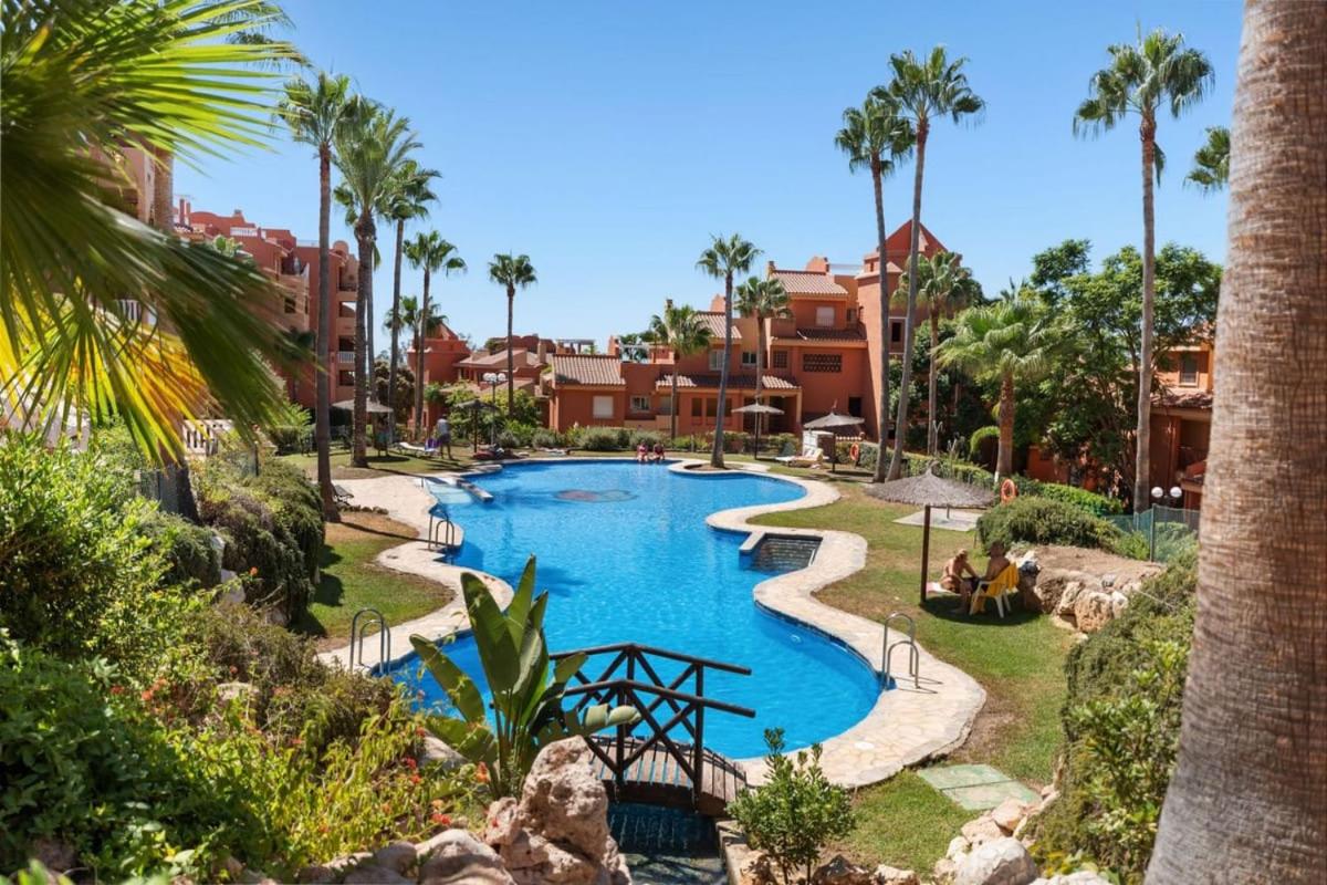 Marbella La Reserva, Bright Stay , 3BR apartment - B&B Marbella