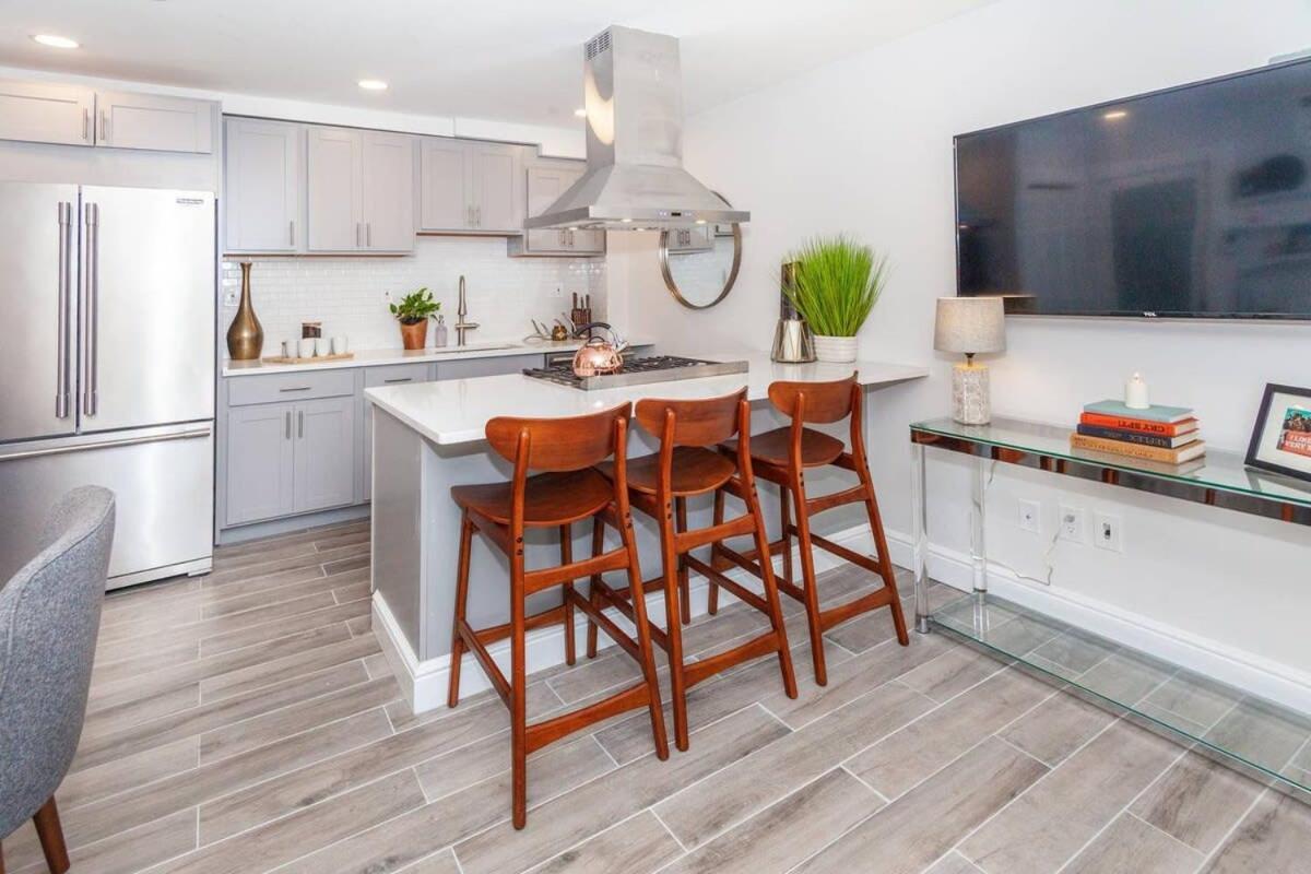 Cozy Apartment Near T - Chambres d'hôtes Boston