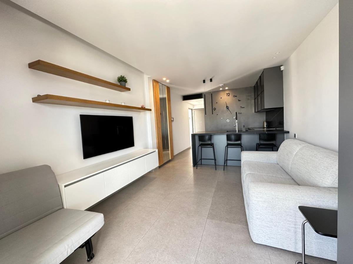 Azure Pearl Suite - Central Ayia Napa - Ferienwohnung Agia Napa