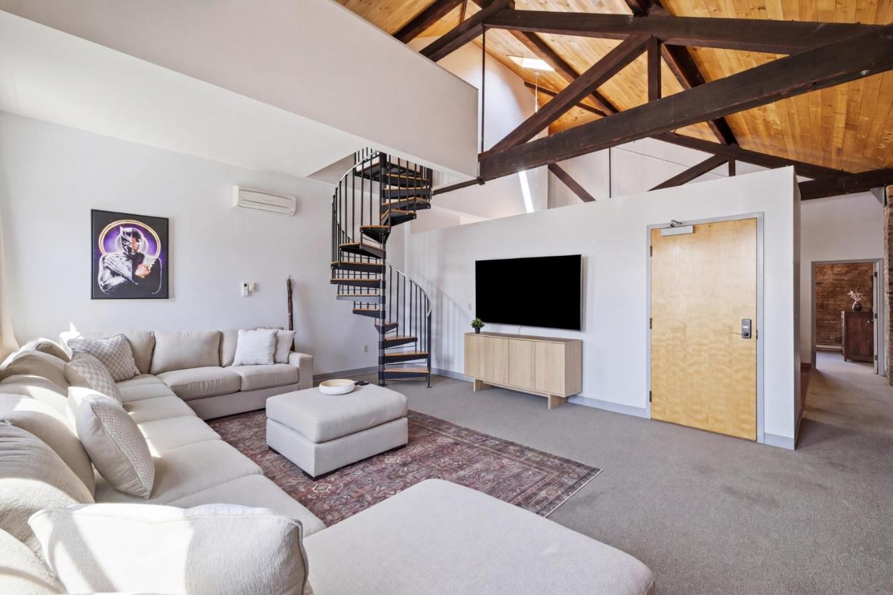 Gorgeous downtown apartment with high ceilings - Chambres d'hôtes Hartford