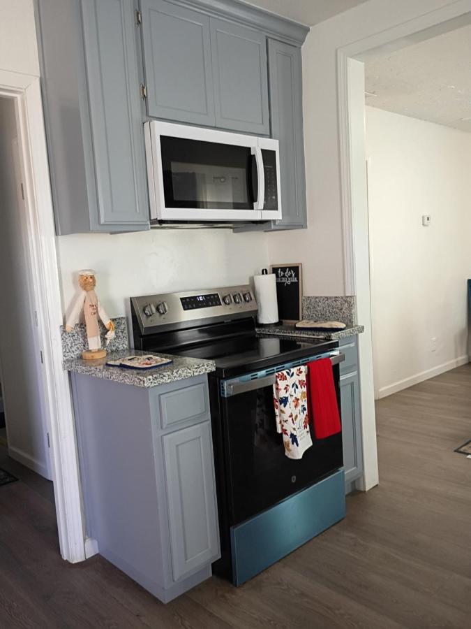 Peaceful Country Stay, Blue Home in Fresno - Ferienwohnung Fresno