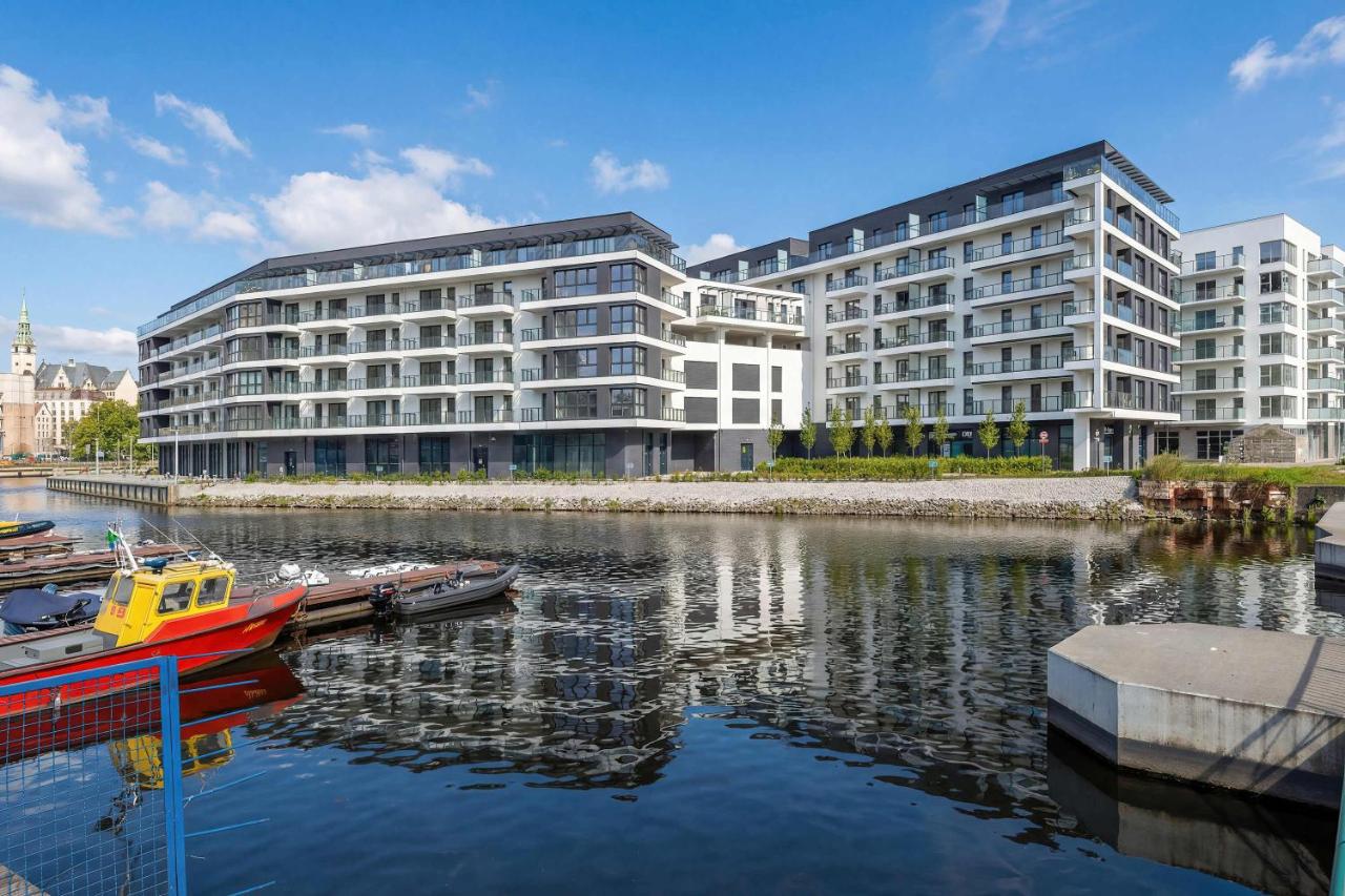 Przytulne Studio z Widokiem na Rzekę w Szczecinie by Noclegi Renters - Chambres d'hôtes Szczecin