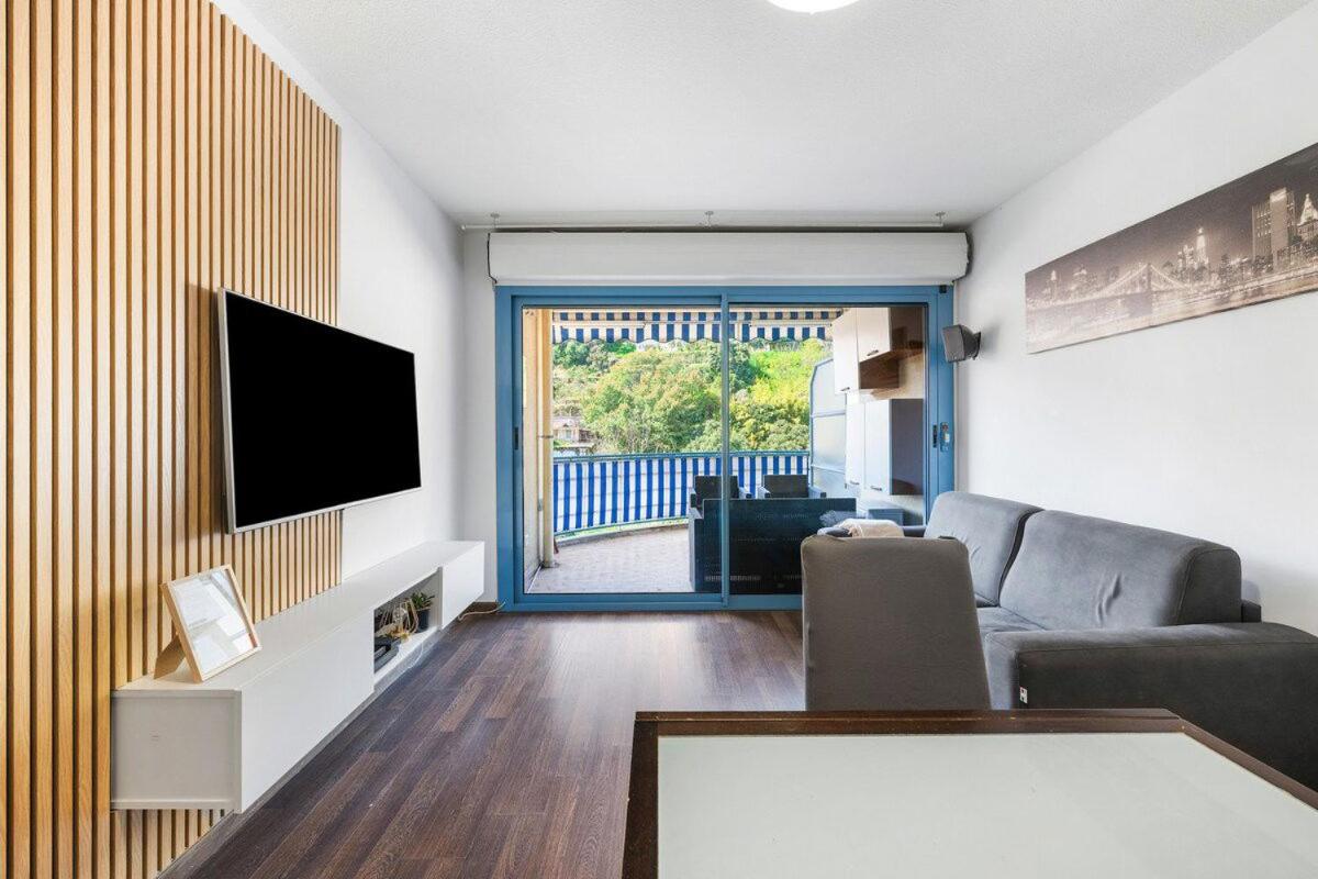 LE VIRGIL -Piscine - Parking Privé - Calme Wifi - B&B Mentone