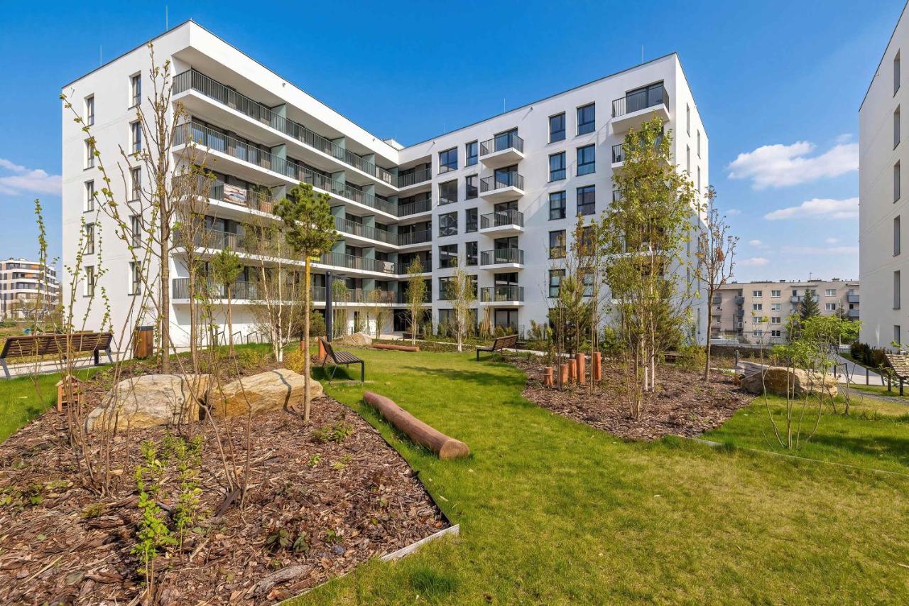 Modny Apartament z Parkingiem i Balkonem by Noclegi Renters - Chambres d'hôtes Cracovie