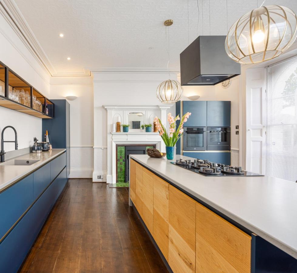 Central spacious town house - Chambres d'hôtes Exeter