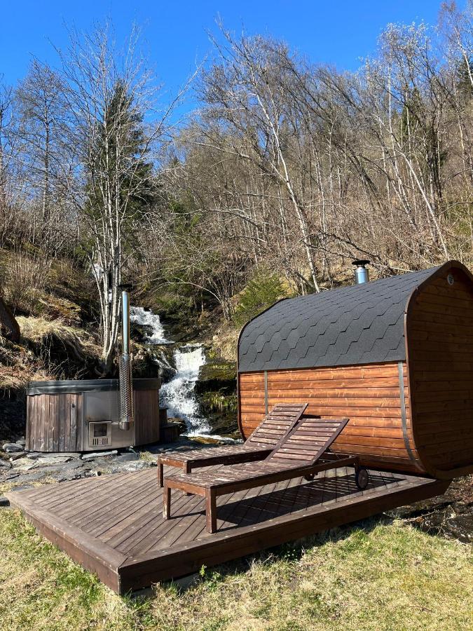 Spa Villa - Sauna, Hot Tub & Private Waterfall - B&B Voss