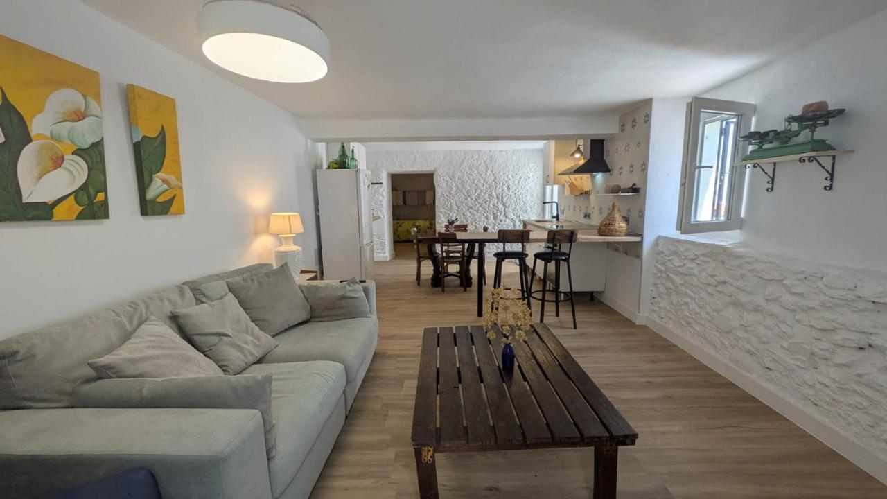 Apartamento con encanto en Tolox Habitación cueva patio - Chambres d'hôtes Tolox