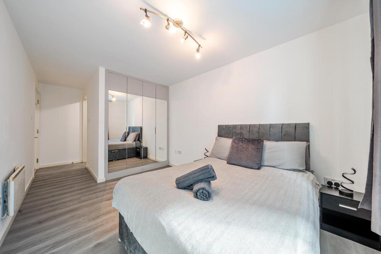 Spacious 2 Double Bedroom Apartment Near Manchester City Centre, Salford - Chambres d'hôtes Manchester