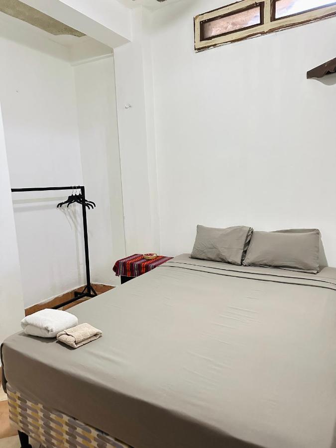 Tweepersoonskamer met Gedeelde Badkamer