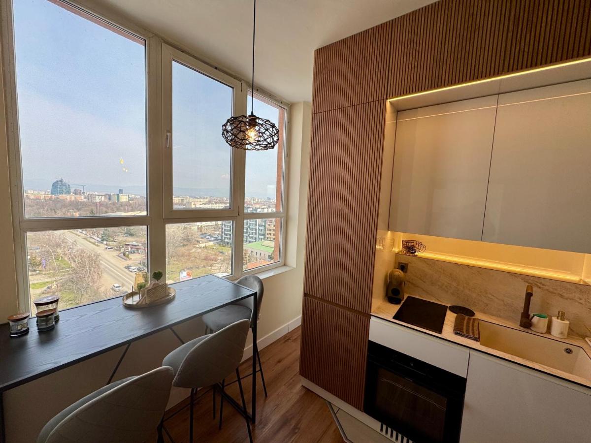Best View Rooftop Terrace 2-BDR by BulgarianHomes - Ferienwohnung Sofia