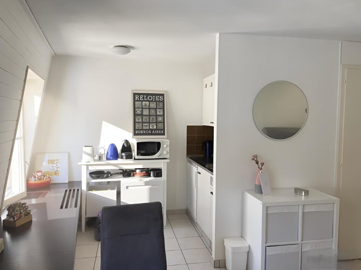 Joli studio au centre ville de Neuchâtel, à 5 minutes du lac - B&B Neuchâtel