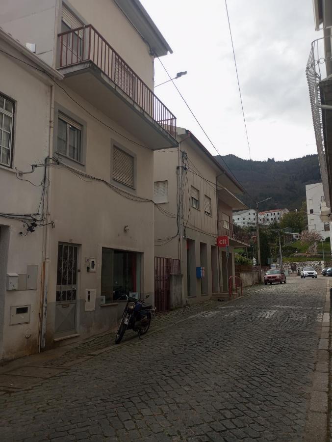 Casa das Motas Manteigas Primeiro Apartamento - B&B Manteigas