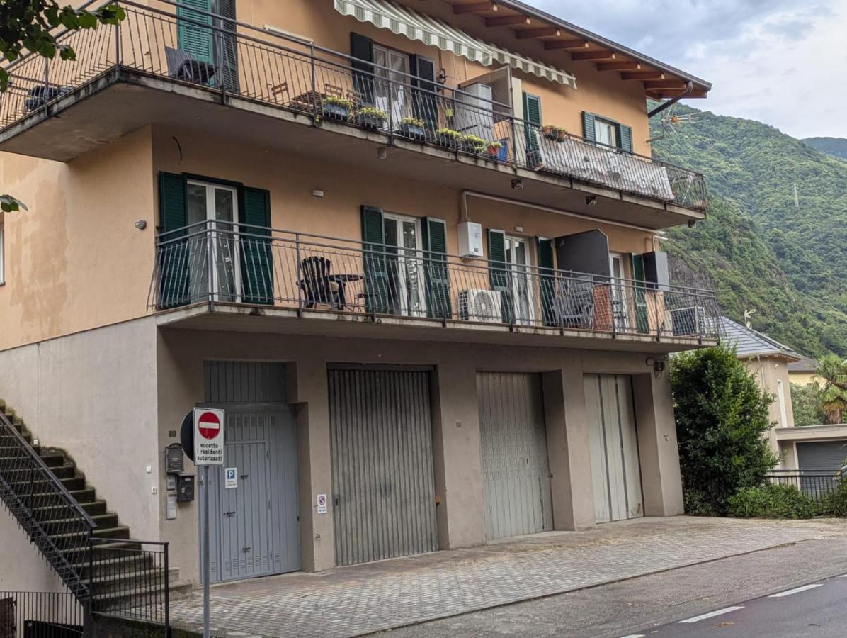 DERVIhOme 1 On Lake Como, close to all, no crowds - B&B Dervio