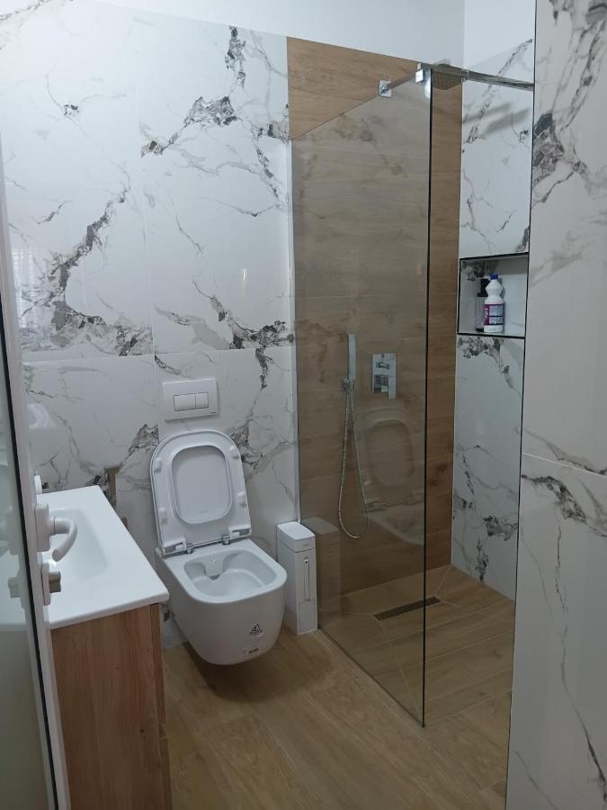 AS Home - Private Home with Free Parking - Ferienwohnung Vlora