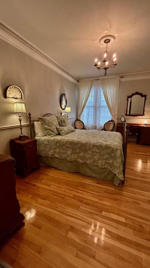 Maison Jodoin - Suite Albert - B&B Saint-Hyacinthe