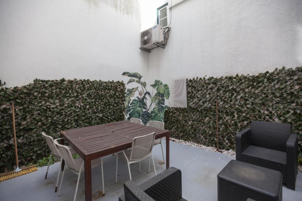 FLH Bairro Alto Elegant Apartment with Terrace - B&B Lisbona