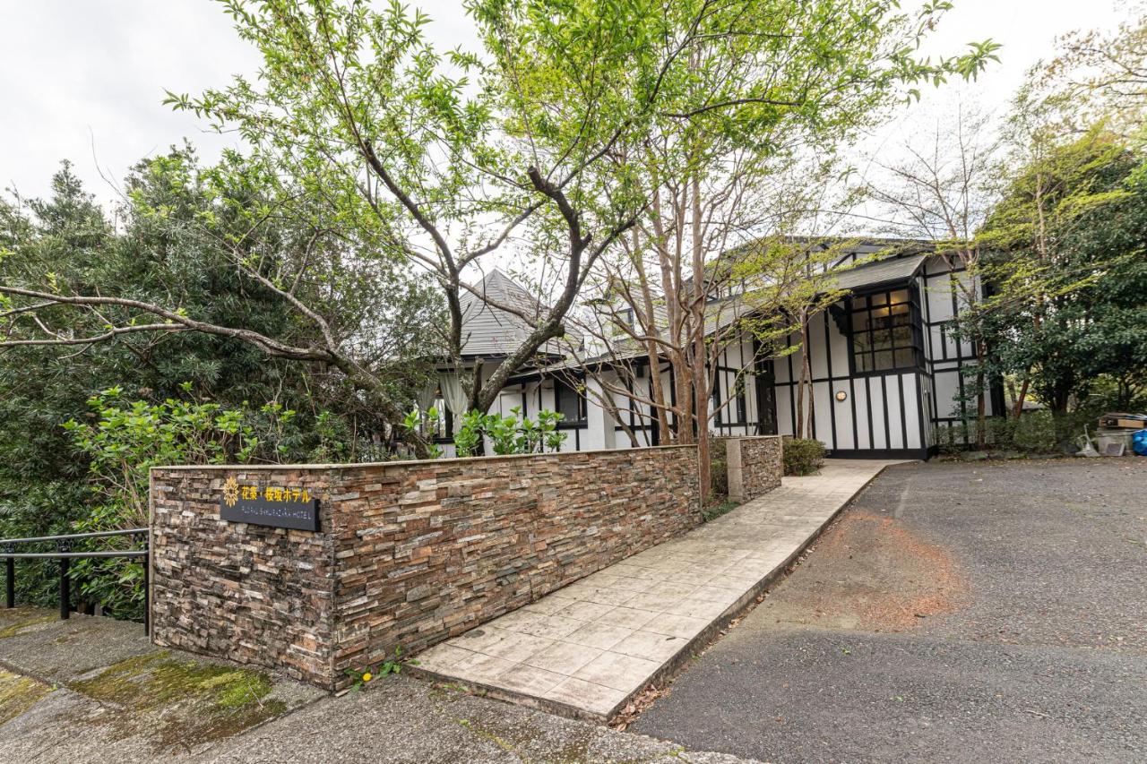 Floral Hotel Sakura zaka Onsen Izu Kogen Omuroyama - B&B Itō