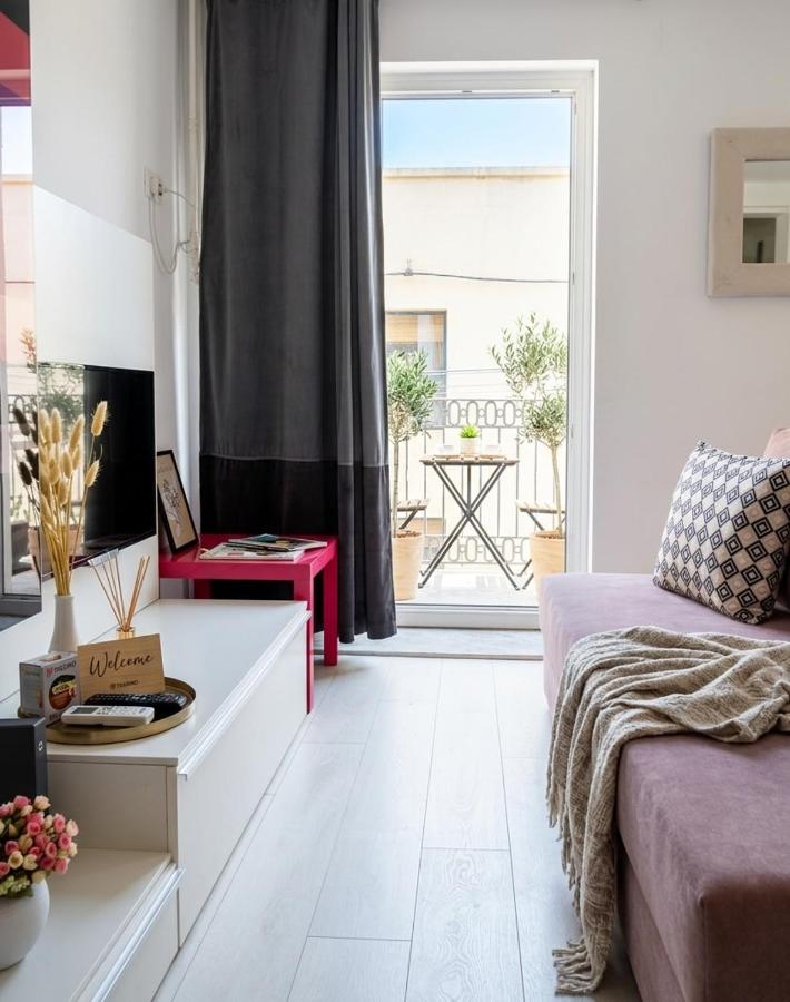 Bright haven High ceilings and balcony in Cluj - B&B Cluj-Napoca