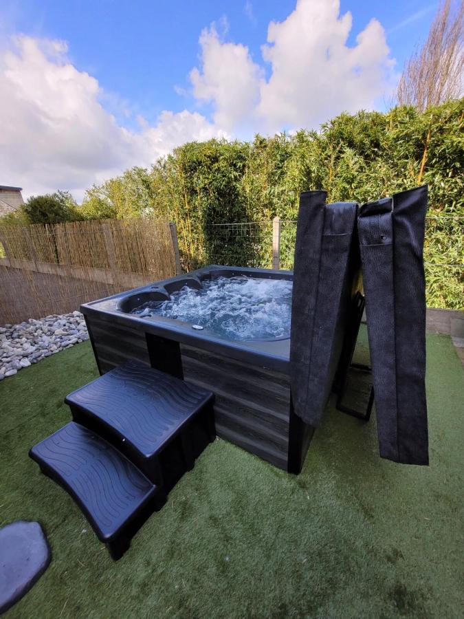 Maisons de Familles Belle demeure citadine avec billard -babyfoot-SPA - Chambres d'hôtes Villedieu-les-Poêles
