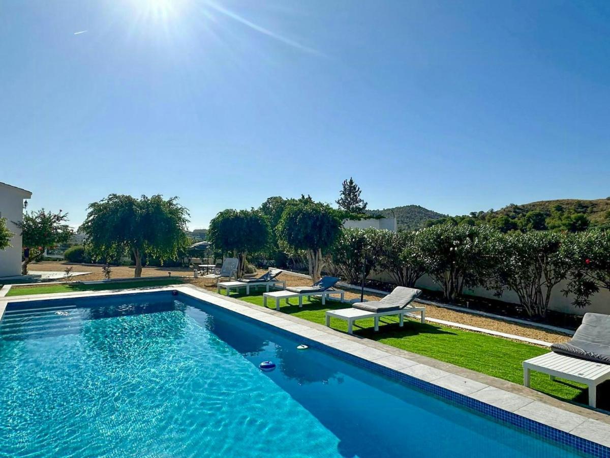 Costa Blanca Villa With Pool In Villajoyosa - B&B Villajoyosa
