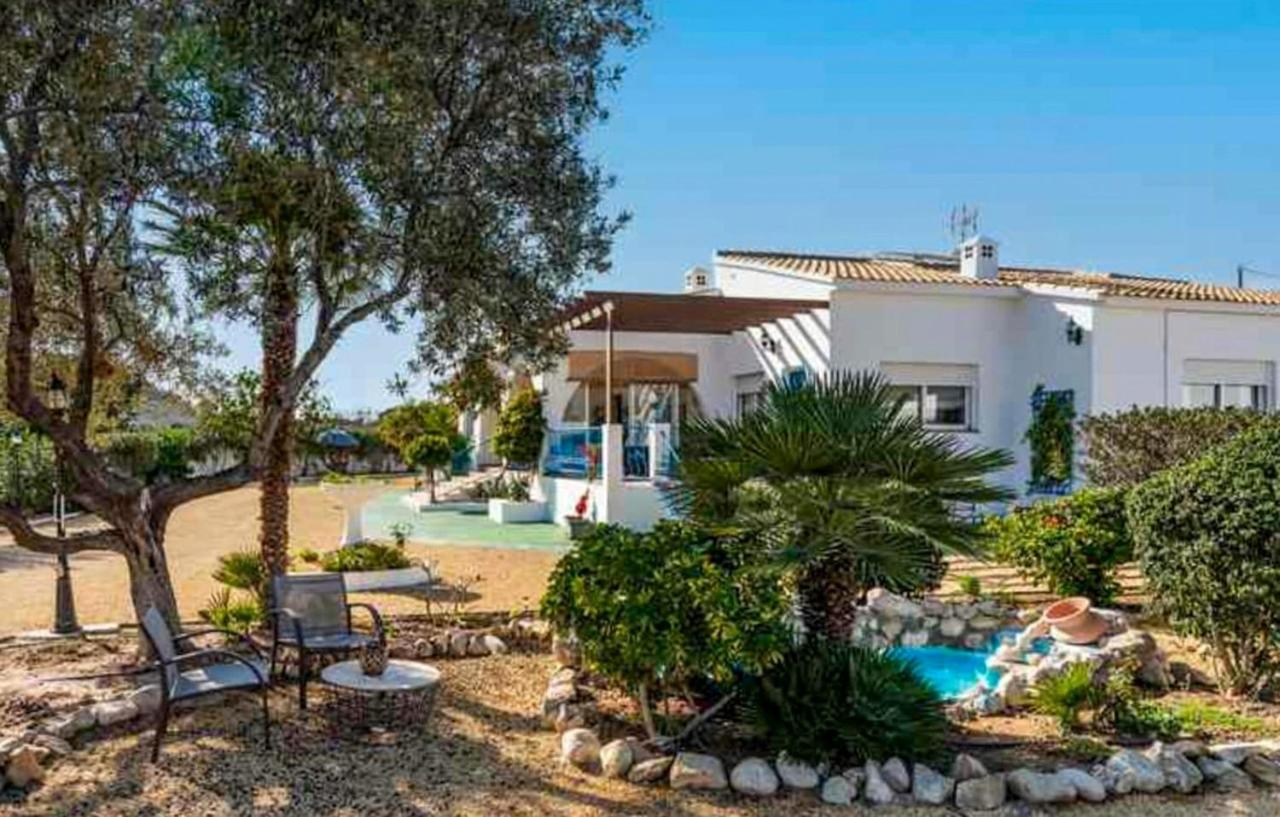 Costa Blanca Villa With Pool In Villajoyosa - B&B Villajoyosa
