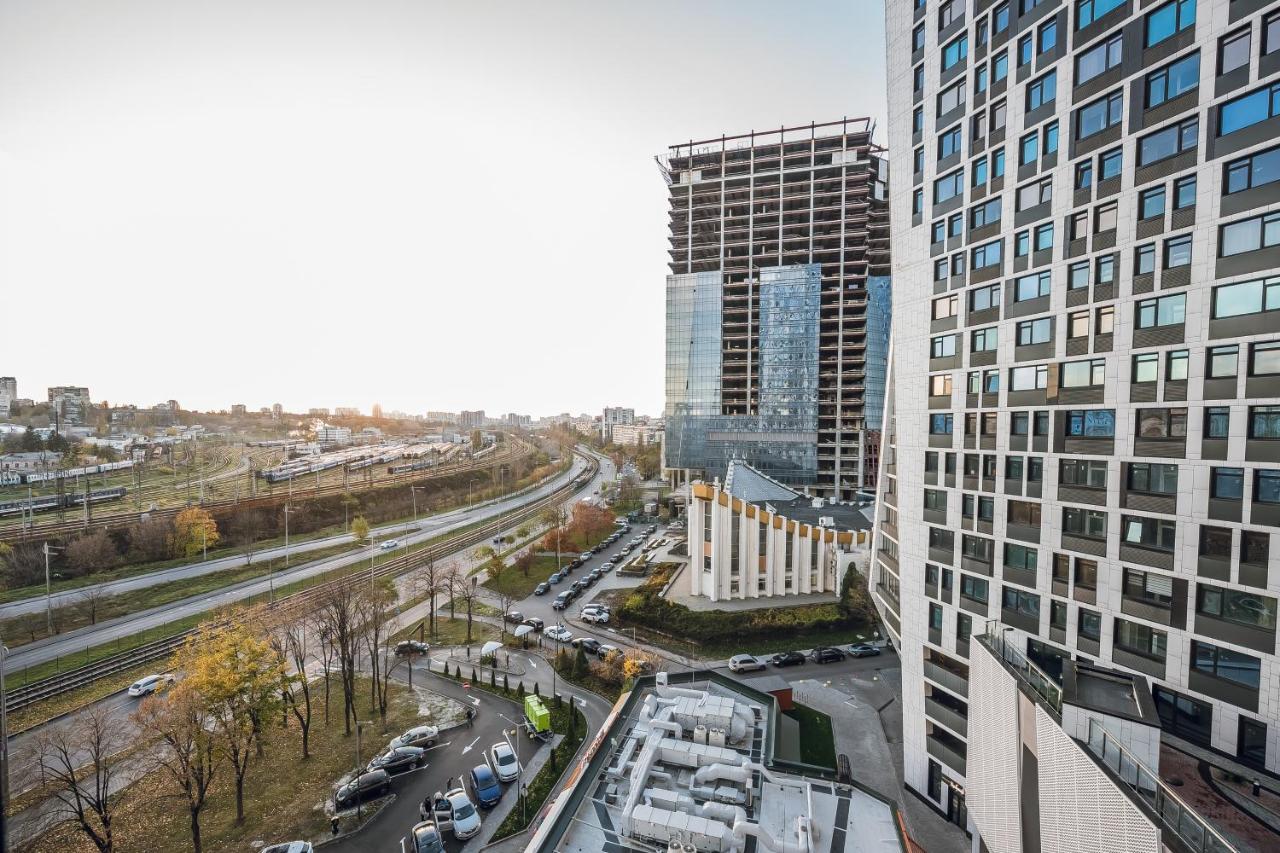 10-68b Manhattan, Beresteiskyi 11, Kyiv, Politekh metro nearby, stunning city view, 15 kW backup power, Petrovdom Apartment - Chambres d'hôtes Kiev