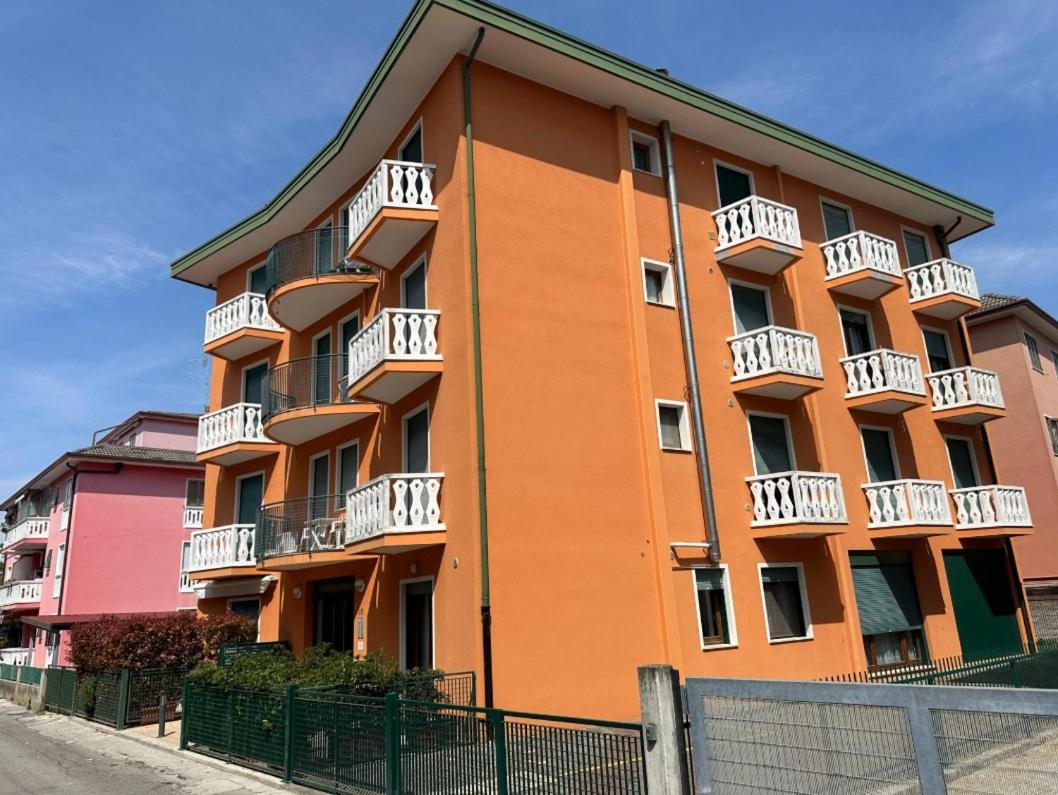 Residence Rubino Bilocale - Agenzia Cocal - Chambres d'hôtes Caorle