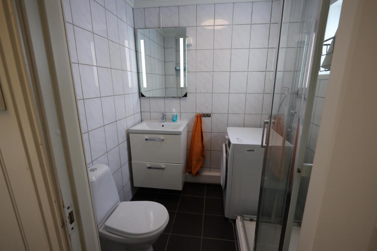 1 Soverom med 1 Dobbeltseng, Benytt alt i huset med meg og andre gjester - Ferienwohnung Fedje