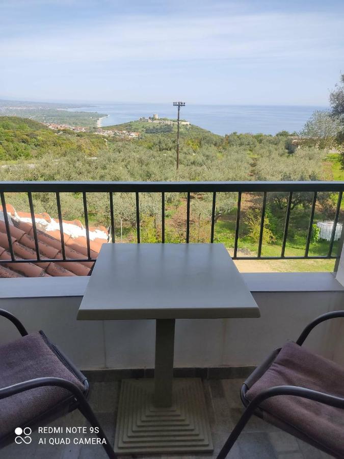 Thea apartments 2 - Bed and Breakfast Platamónas