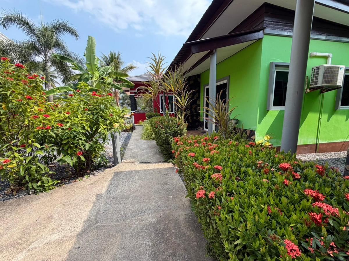 Khaolak Beachhouse Kelolo - B&B Khao Lak