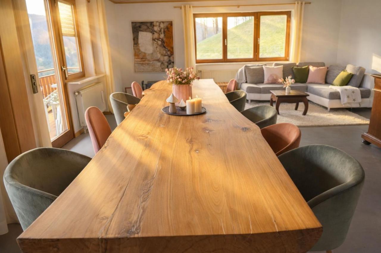 Kirchberg Apartments | Traumlage & Blick im Wald | Infrarotsauna | Hund - B&B Bad Peterstal-Griesbach