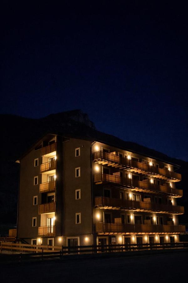 Modern Mountain Apartment a Oulx con parcheggio - Ferienwohnung Oulx