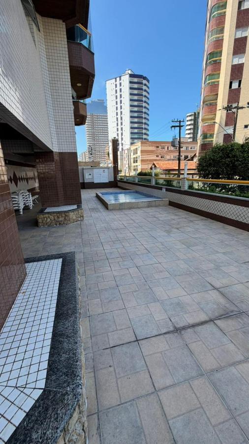 Apartamento 100 metros da Praia Grande - Caiçara - Chambres d'hôtes Praia Grande