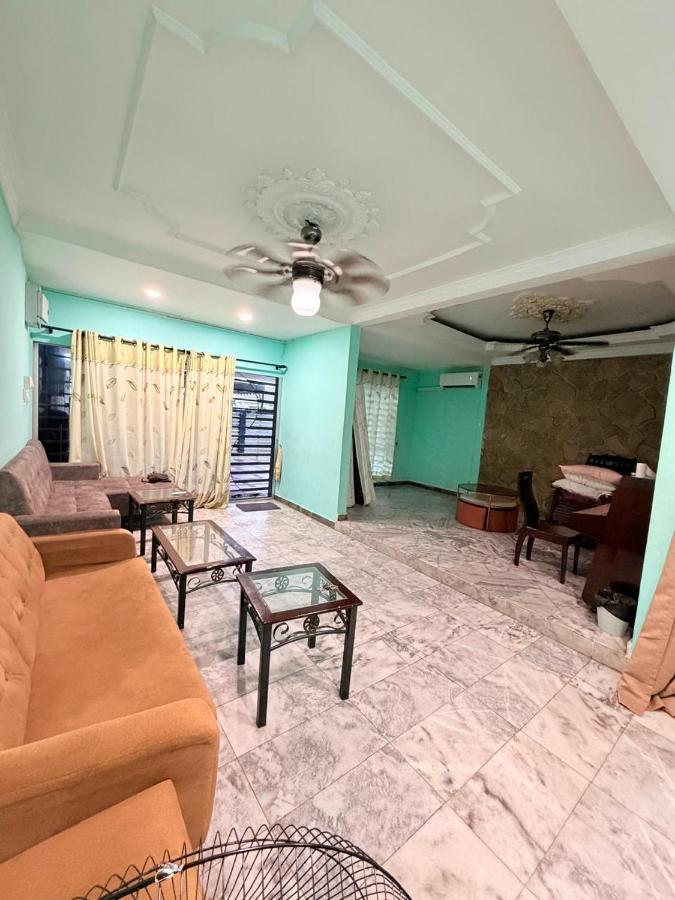 Homestay Pro Taman Maznah, Klang - B&B Klang