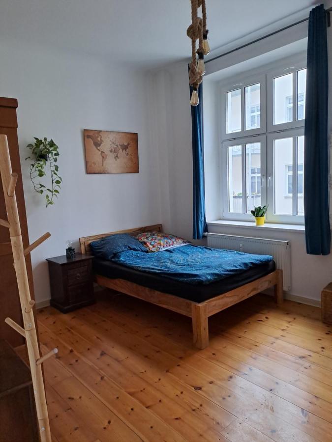 Sonnige und ruhige Altbauwohnung in Friedrichshain - B&B Berlín