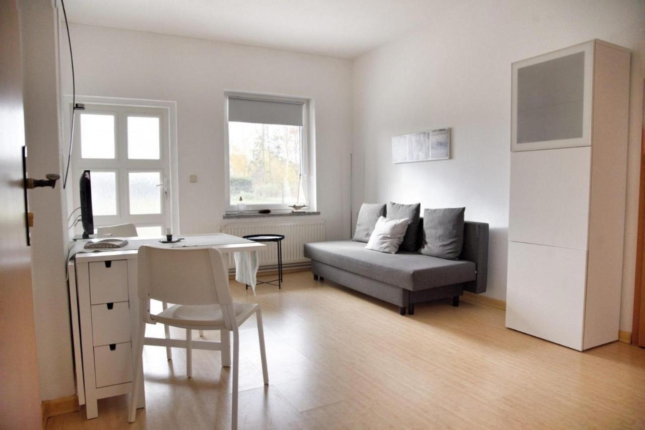 Ferienwohnung Schilfsruh  Ruhige, gut ausgestattete Ferienwohnung am Stettiner Haff - Chambres d'hôtes Ueckermünde