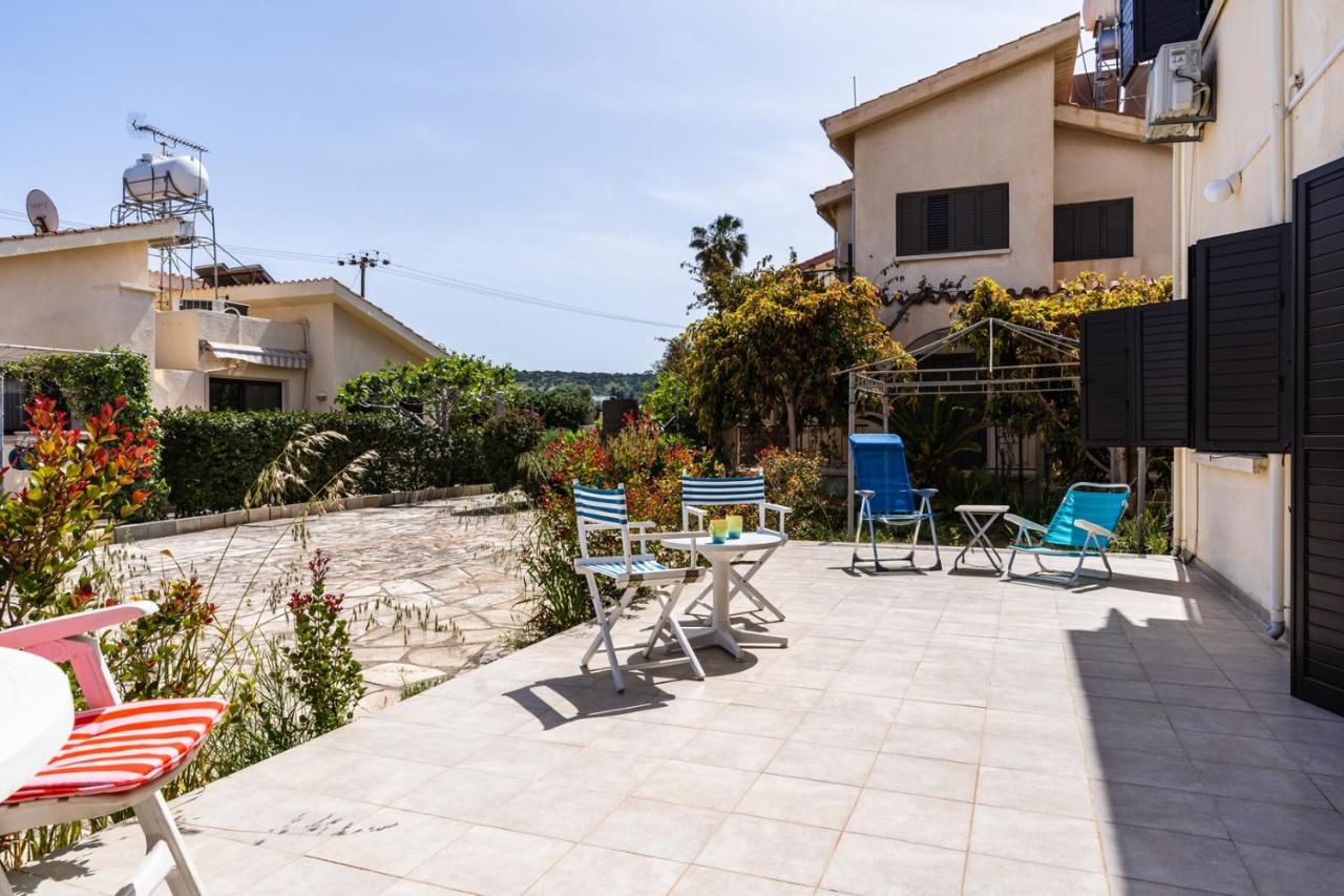3BR Family House w/ Pool & Parking near Beach - Ferienwohnung Paralímni