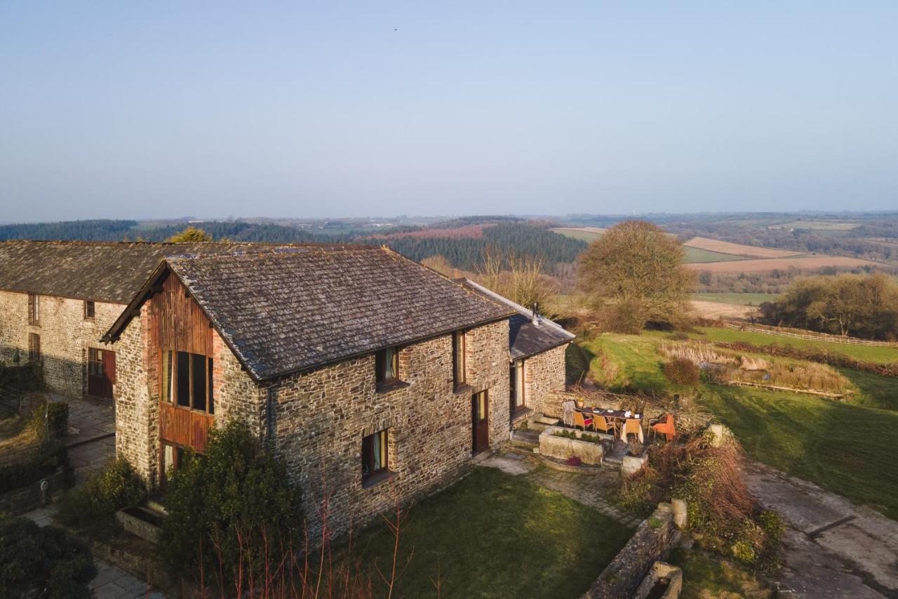 Salvin Lodge a unique barn conversion in Devon - Bed and Breakfast Eggesford