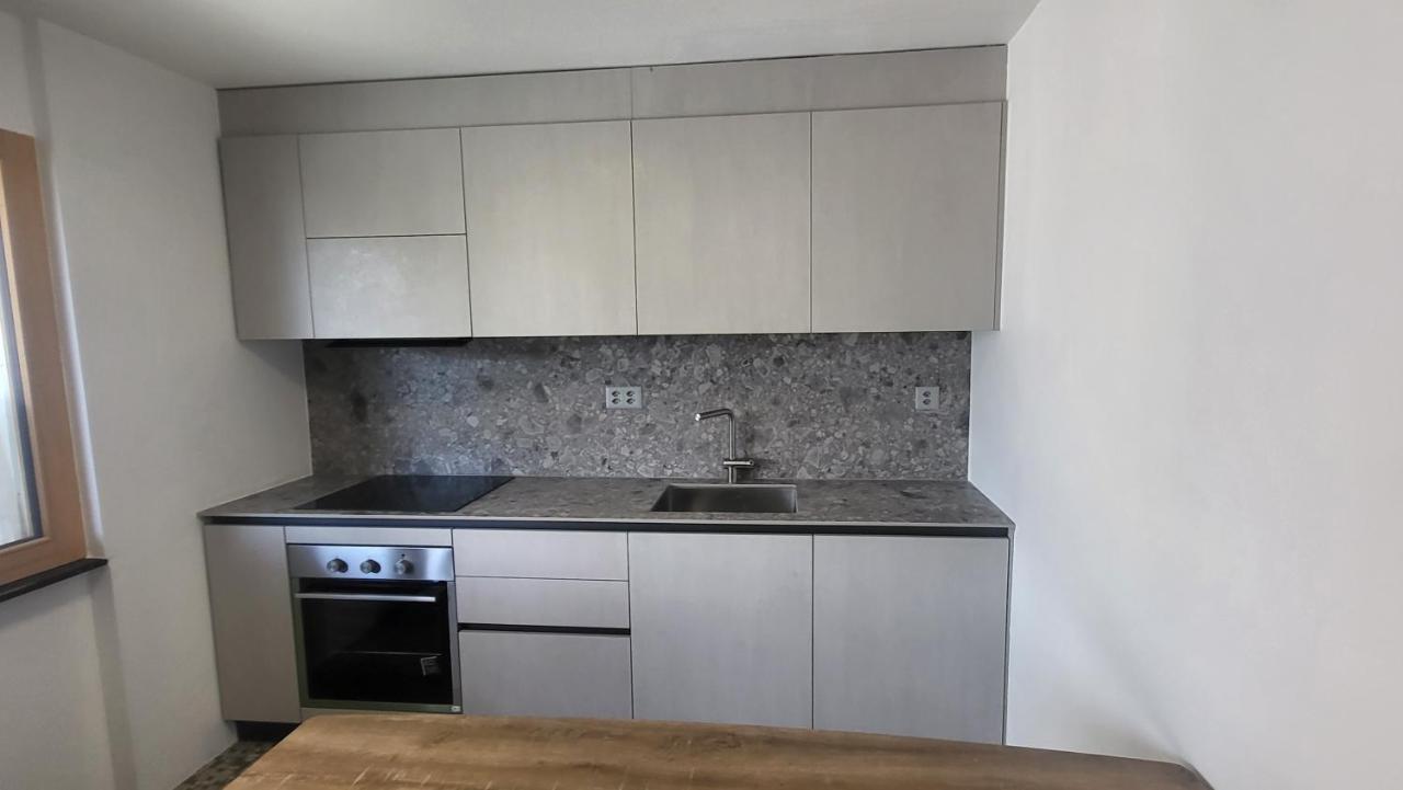 Appartement Randogne avec grande terrasse - B&B Crans-Montana