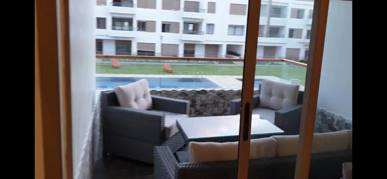 Appart spacieux et trés bien agencé - Ferienwohnung El Mansouria