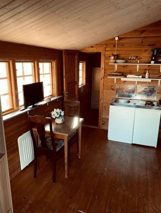 Cabin at the Gate to Österlen - B&B Degeberga