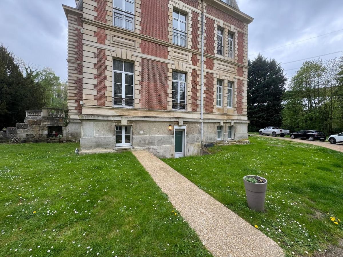 Séjour Château Moderne avec Cinéma - B&B Verberie