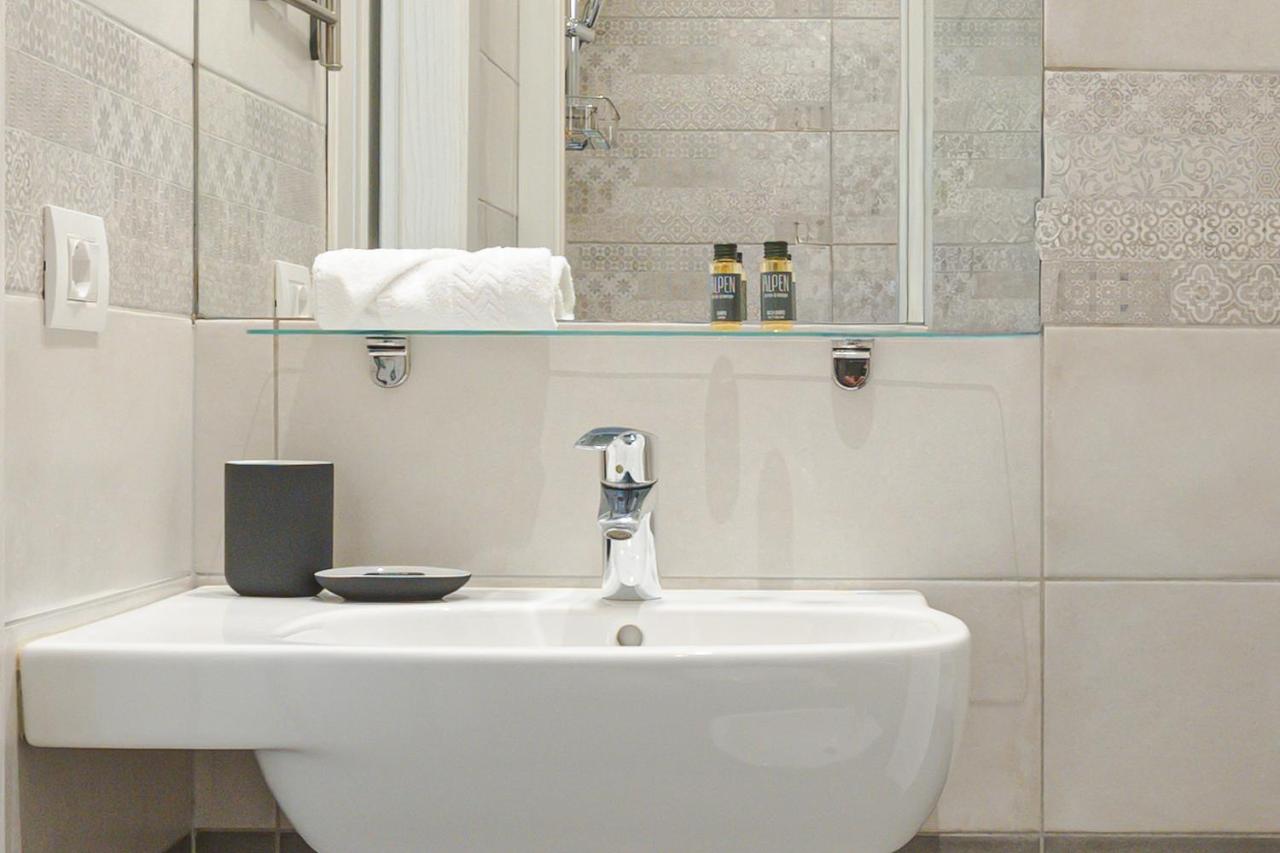 Single Room with Private Bathroom