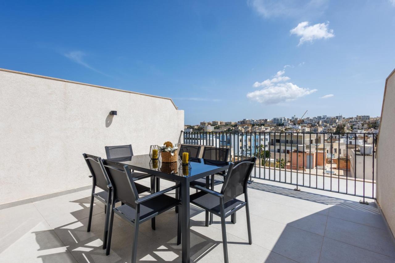 Central Smart Swieqi Apartments with Terrace or Balcony by QuickTrips - Ferienwohnung Swieqi
